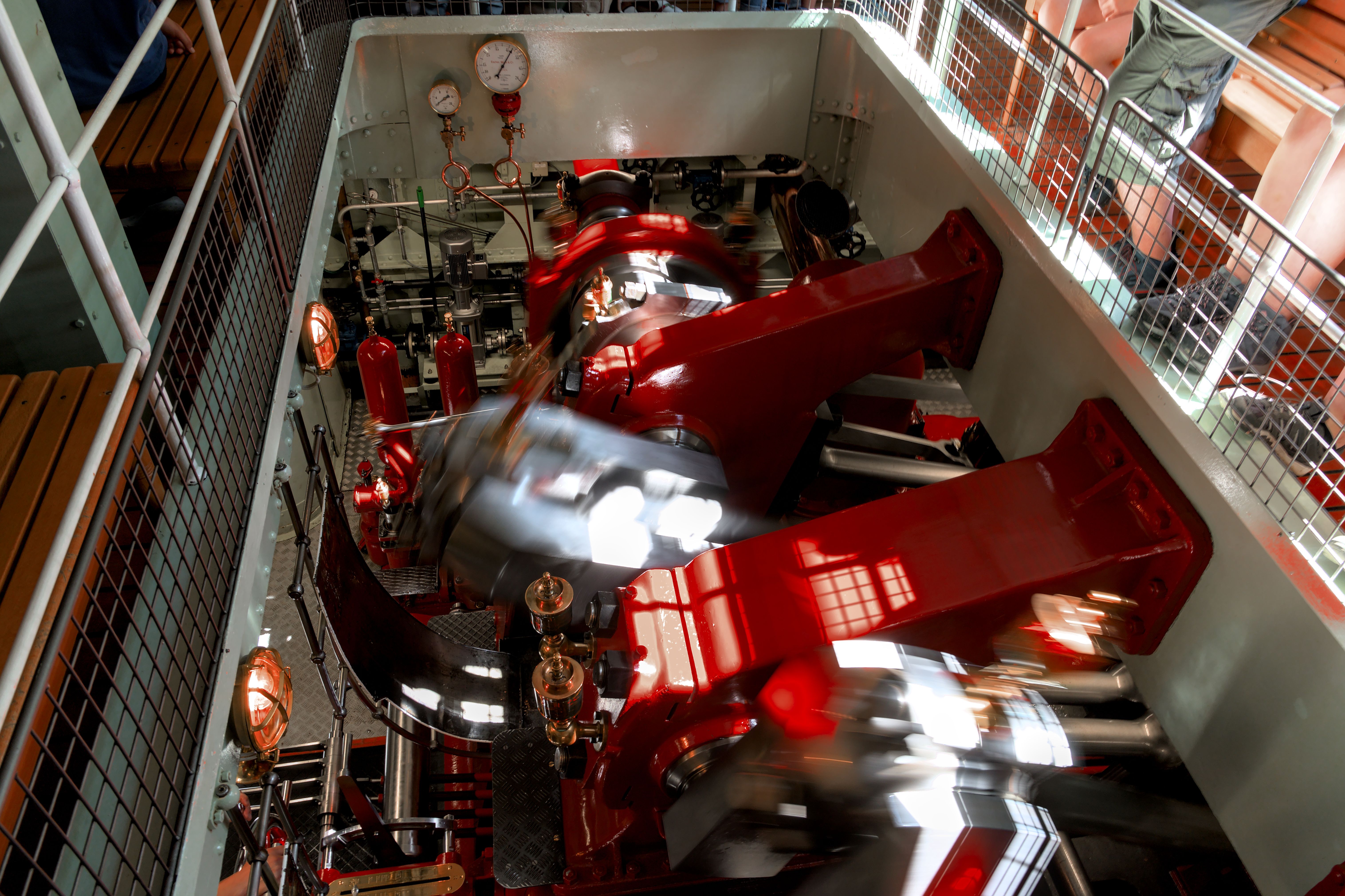 Gas reciprocating engines